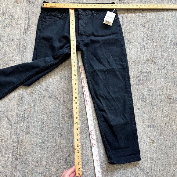 MOTHER NWT Cropped Straight Leg Boyfriend Black Jean Size 31 Effortless Casual - Picture 4 of 5